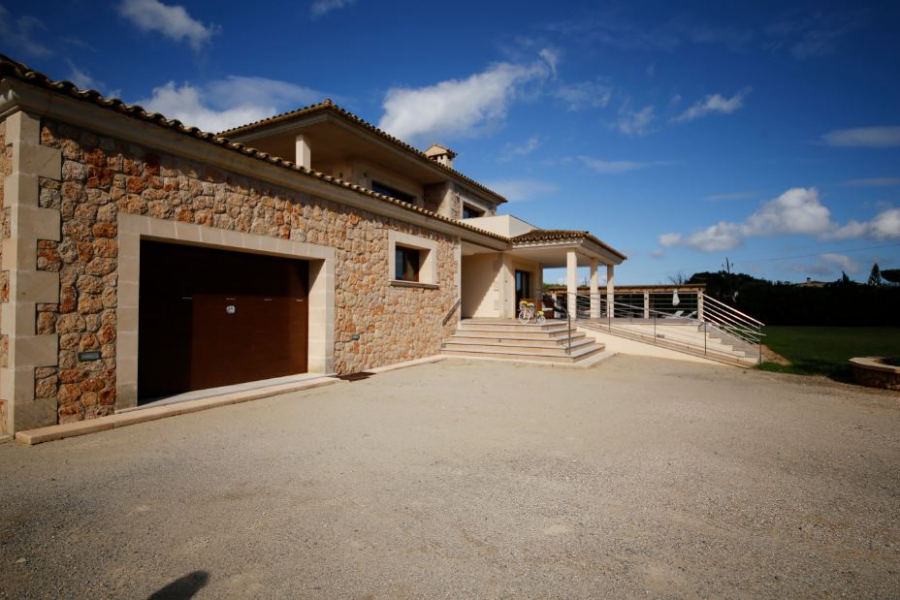 finca1 - Luxuriöse Finca mit Pool und ETV-Tourismuslizenz für 10 Personen in Alcudia zum Kauf!