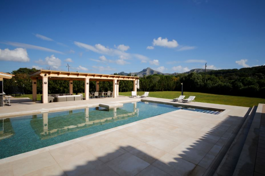 finca3 - Luxuriöse Finca mit Pool und ETV-Tourismuslizenz für 10 Personen in Alcudia zum Kauf!