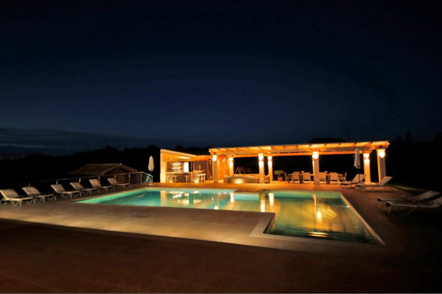 finca21 - Luxuriöse Finca mit Pool und ETV-Tourismuslizenz für 10 Personen in Alcudia zum Kauf!