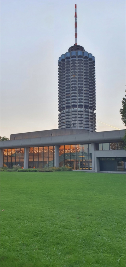 KNIPFER´S IMMOBILIENSCHÄTZE – HOTELTURM – Apartment zum Kauf!, 86159 Augsburg, Etagenwohnung