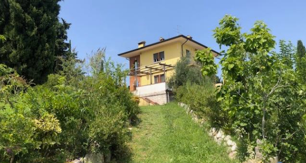 Bild - KNIPFER IMMOBILIEN – VILLA MIT SEEBLICK IN LAZISE