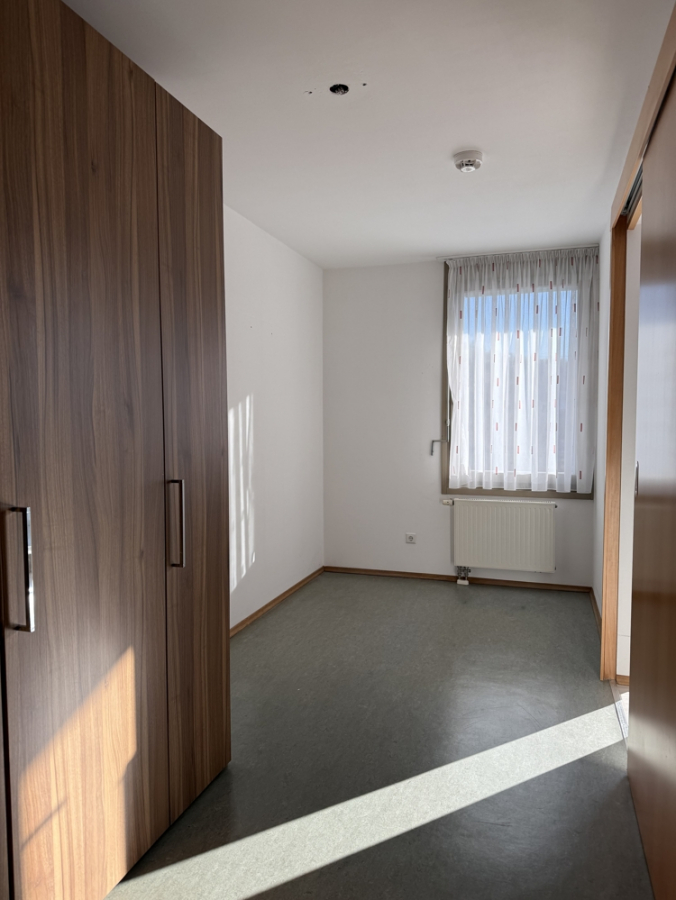 Bild - KNIPFER`S IMMOBILIENSCHÄTZE – Sonnige 2 ZKB mit Balkon in Aindling zur Miete