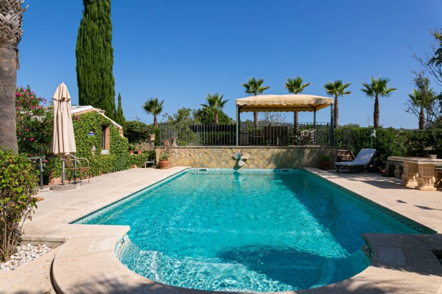 Bild - MALLORCA BROKER – Finca mit Pool und Gästehaus bei Llucmajor zum Kauf