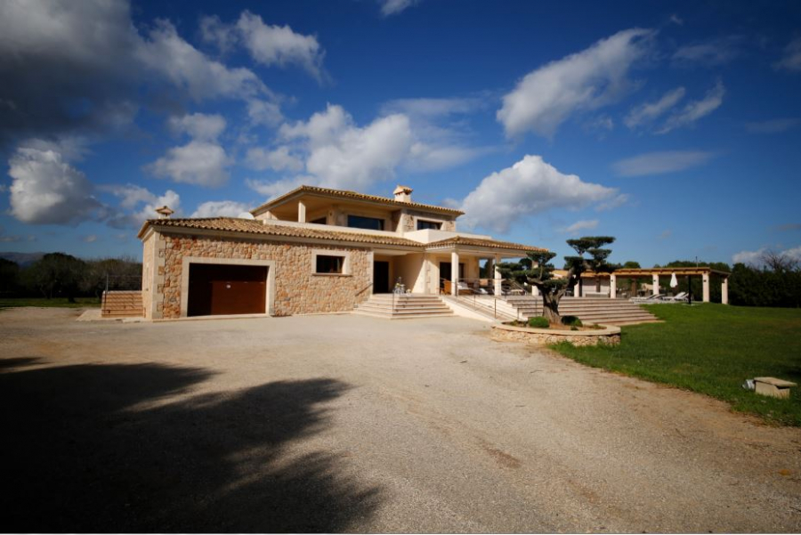finca - KNIPFER IMMOBILIEN – Mallorca – Luxuriöse Finca mit Pool in Alcudia zum Kauf!