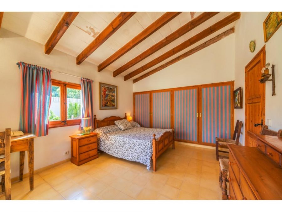 Bild - MALLORCA BROKER – Großzügiges Einfamilienhaus mit Pool in Bonaire zum Kauf