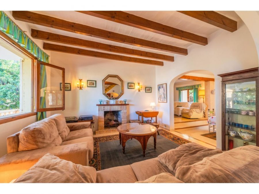 Bild - MALLORCA BROKER – Großzügiges Einfamilienhaus mit Pool in Bonaire zum Kauf