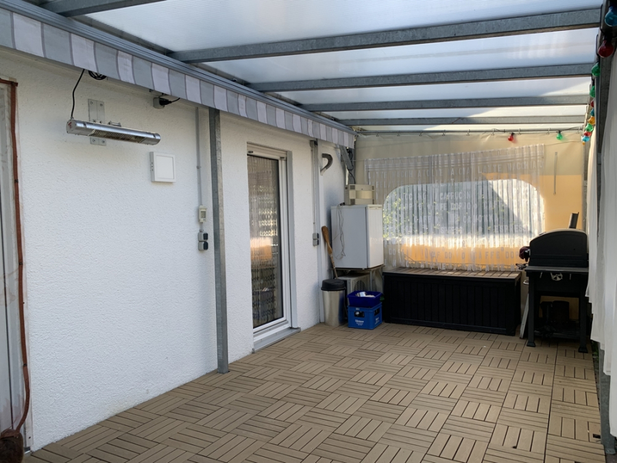 Bild - KNIPFER`S IMMOBILIENSCHÄTZE – Großzügiges EFH mit Einliegerwohnung, Doppelgarage und tollem Garten