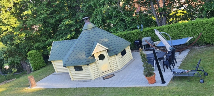 Bild - KNIPFER`S IMMOBILIENSCHÄTZE – Großzügiges EFH mit Einliegerwohnung, Doppelgarage und tollem Garten