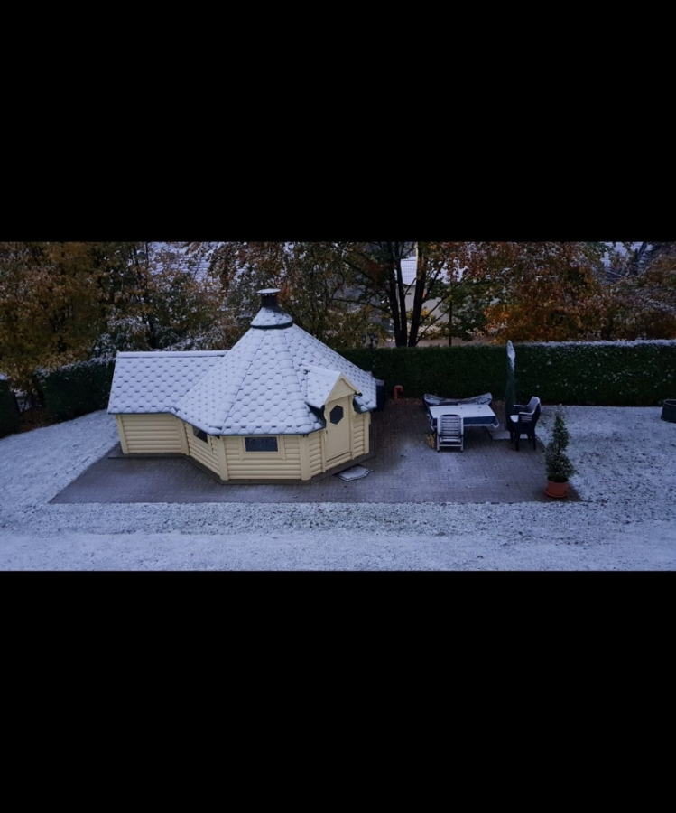 Bild - KNIPFER`S IMMOBILIENSCHÄTZE – Großzügiges EFH mit Einliegerwohnung, Doppelgarage und tollem Garten