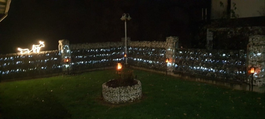 Bild - KNIPFER`S IMMOBILIENSCHÄTZE – Großzügiges EFH mit Einliegerwohnung, Doppelgarage und tollem Garten