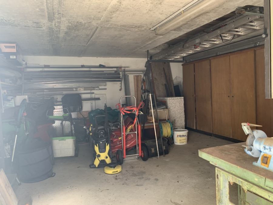 Bild - KNIPFER`S IMMOBILIENSCHÄTZE – Großzügiges EFH mit Einliegerwohnung, Doppelgarage und tollem Garten