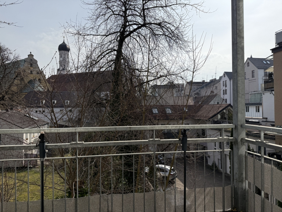 Altbau-Perle in Augsburg Innenstadt – Balkon, Aufzug & sofort bezugsfrei, 86150 Augsburg / Zentrum, Etagenwohnung