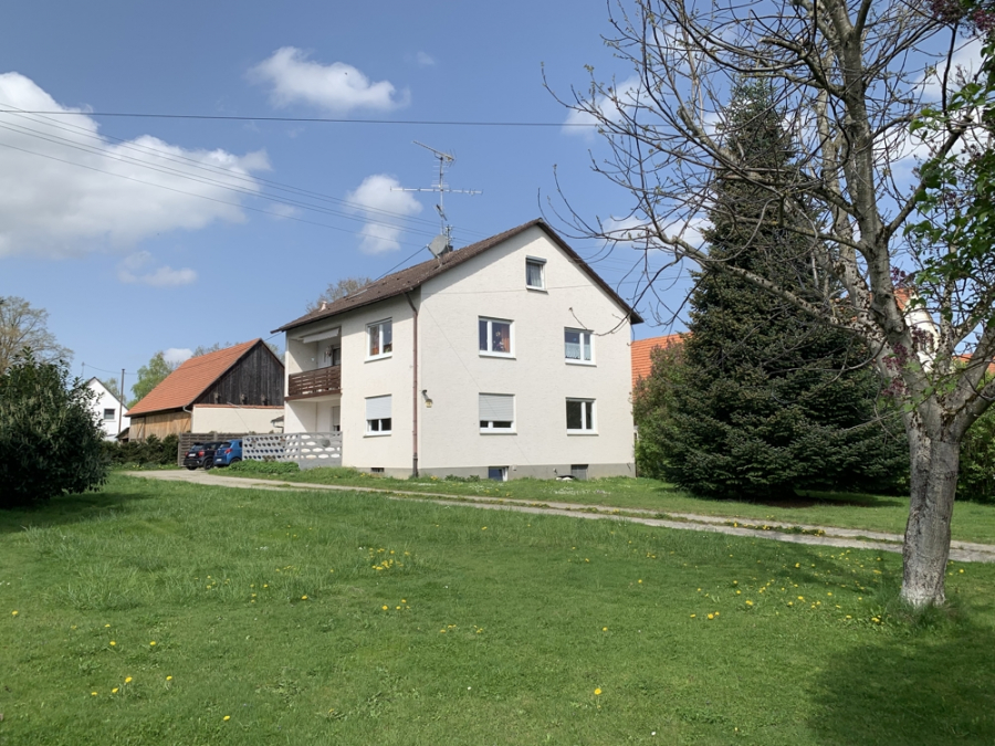 KNIPFER IMMOBILIEN – Dreifamilienhaus mit 2 Garagen in Reutern zum Kauf, 86465 Welden / Reutern, Mehrfamilienhaus