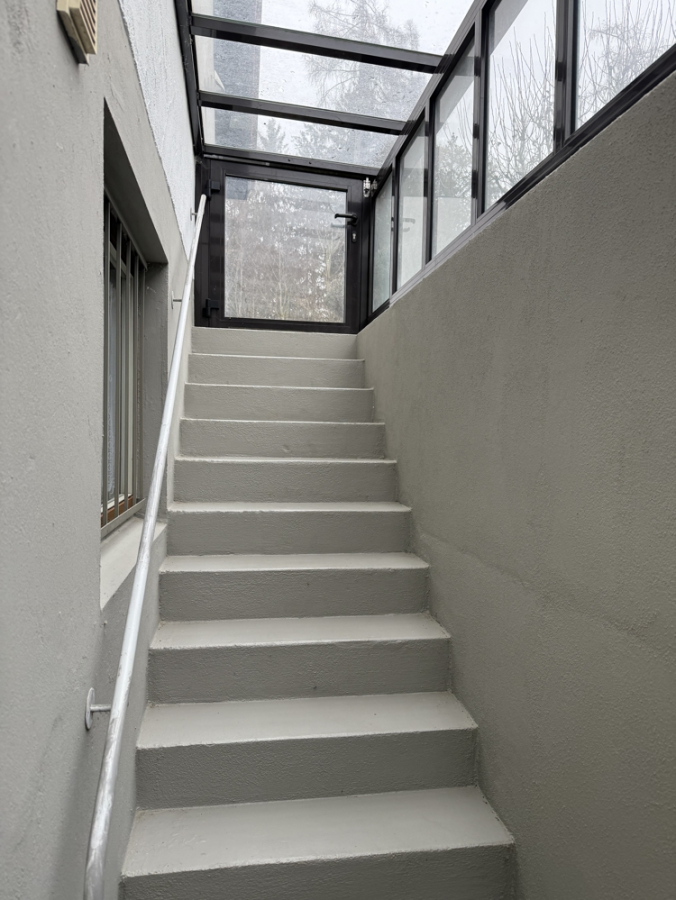 Bild - KNIPFER IMMOBILIEN Großzügige Villa mit Traumgarten, Dachterrasse & Einliegerwohnung in Thierhaupten