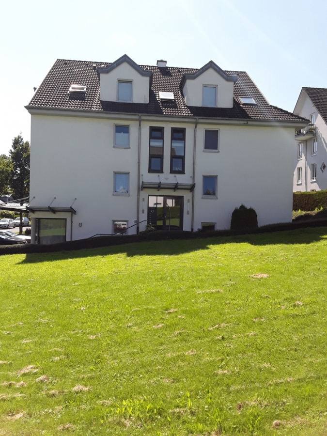 Bild - KNIPFER`S IMMOBILIENSCHÄTZE – Sehr gepflegtes Wohn- und Geschäftshaus in Brilon zum Kauf