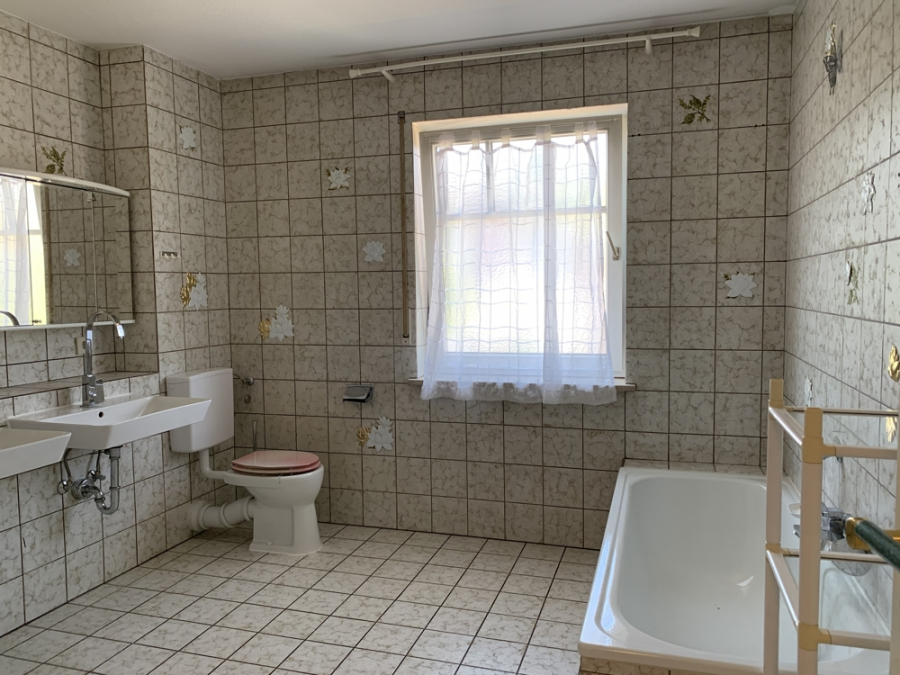 Bild - KNIPFER`S IMMOBILIENSCHÄTZE – Reiheneckhaus mit Wintergarten und Garage in Bonstetten zum Kauf