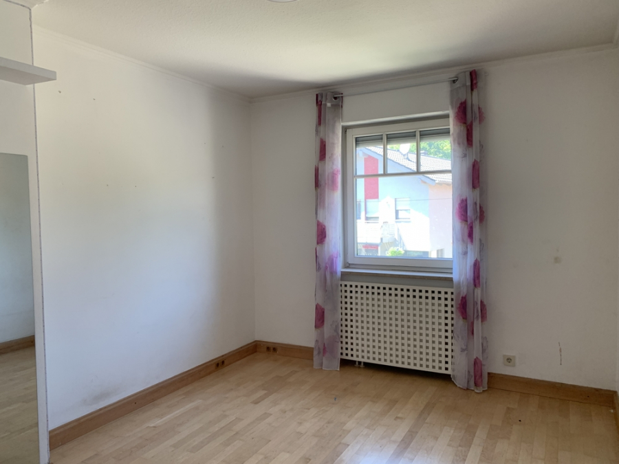 Bild - KNIPFER`S IMMOBILIENSCHÄTZE – Reiheneckhaus mit Wintergarten und Garage in Bonstetten zum Kauf