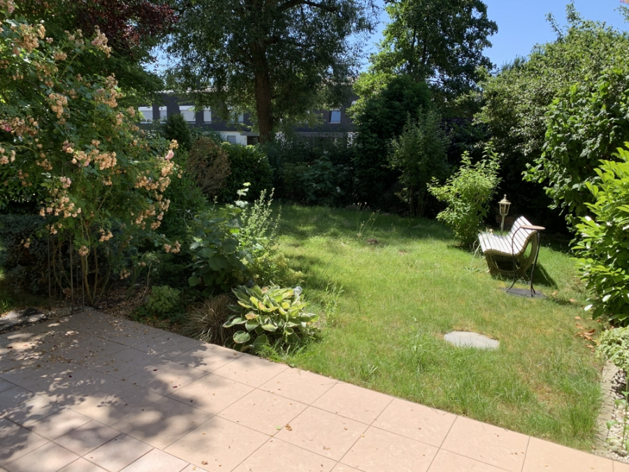 Bild - KNIPFER`S IMMOBILIENSCHÄTZE – Große Gartenwohnung mit 3 ZKB, TG + Stellplatz in Diedorf-Lettenbach