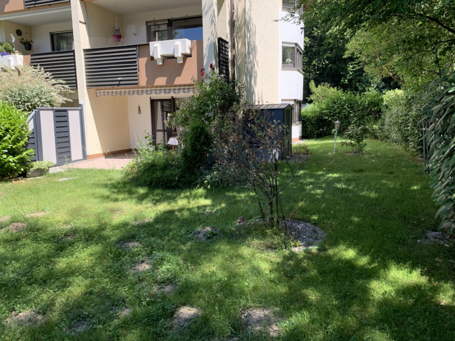 KNIPFER`S IMMOBILIENSCHÄTZE – Große Gartenwohnung mit 3 ZKB, TG + Stellplatz in Diedorf-Lettenbach, 86420 Diedorf / Lettenbach, Erdgeschosswohnung