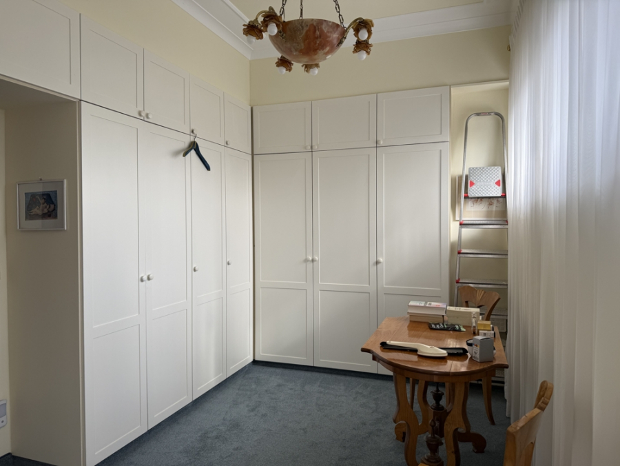 Bild - KNIPFER`S IMMOSCHÄTZE–Split-Level-Bungalow mit 65 m² Wohnbereich, Wintergarten, Kamin & 204 m² Wfl.