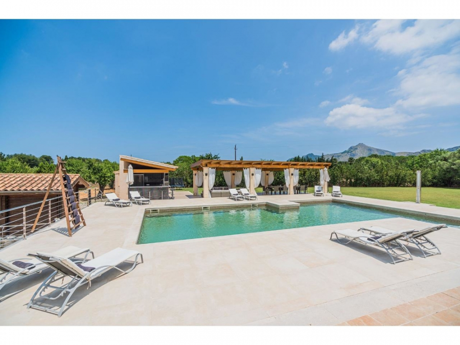Pool - MALLORCA BROKER – Villa mit Tourismuslizenz in Alcudia Bonaire zum Kauf
