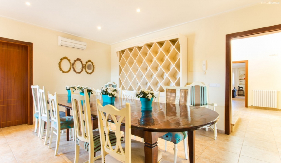 Bild - MALLORCA BROKER – Villa mit Tourismuslizenz in Alcudia Bonaire zum Kauf