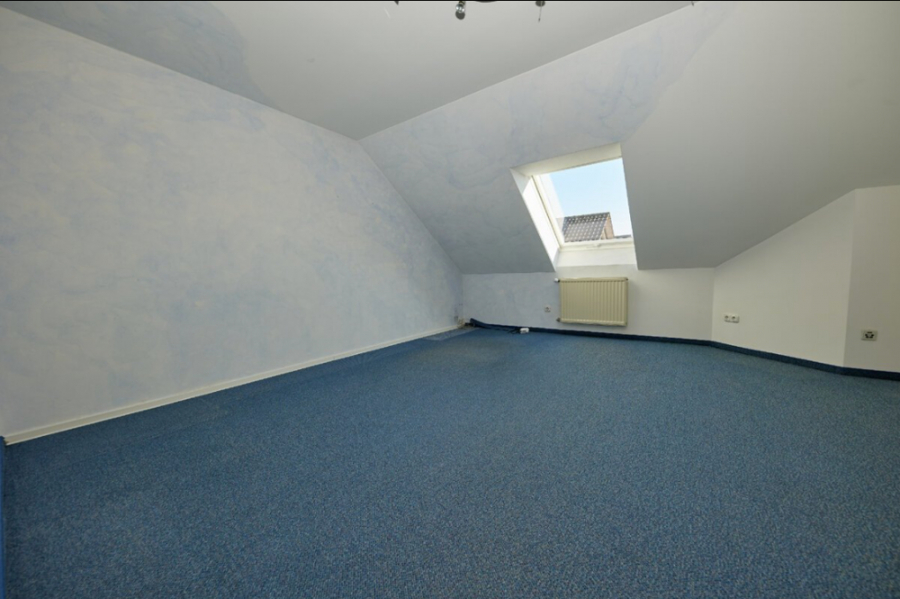 Kinderzimmer - KNIPFER IMMOBILIEN – Exklusives Zweifamilienhaus in sehr ruhiger Wohnlage von Lützelburg zum Kauf