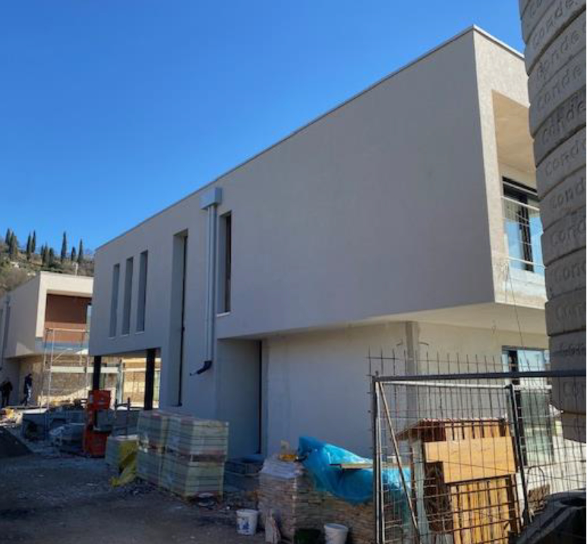 Baustand 1/2024 - Neubau – Moderne Villa mit Pool und Seeblick nähe Bardolino zum Kauf