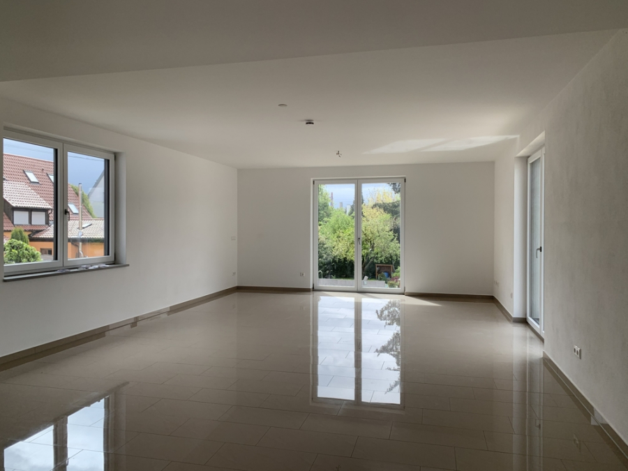 KNIPFER`S IMMOBILIENSCHÄTZE – Elegante Dachwohnung in sehr ruhiger Wohnlage zur Miete!, 86167 Augsburg, Dachgeschosswohnung