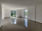 Wohnzimmer - KNIPFER`S IMMOBILIENSCHÄTZE – Elegante Dachwohnung in sehr ruhiger Wohnlage zur Miete!