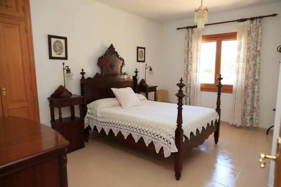 Bild - MALLORCA BROKER – Finca mit Pool und Obstplantage bei Palma zum Kauf