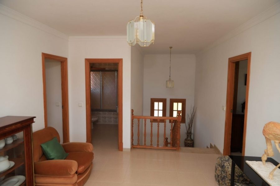 Bild - MALLORCA BROKER – Finca mit Pool und Obstplantage bei Palma zum Kauf