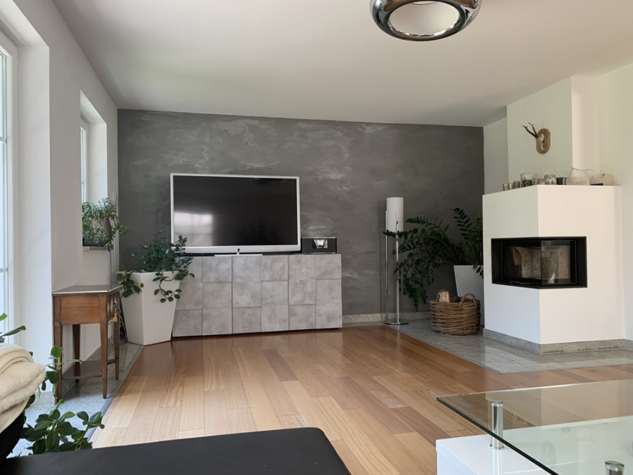 Bild - Ortsrandlage mit Feldblick & Sonne – Exklusive DHH mit Kamin & Whirlpool