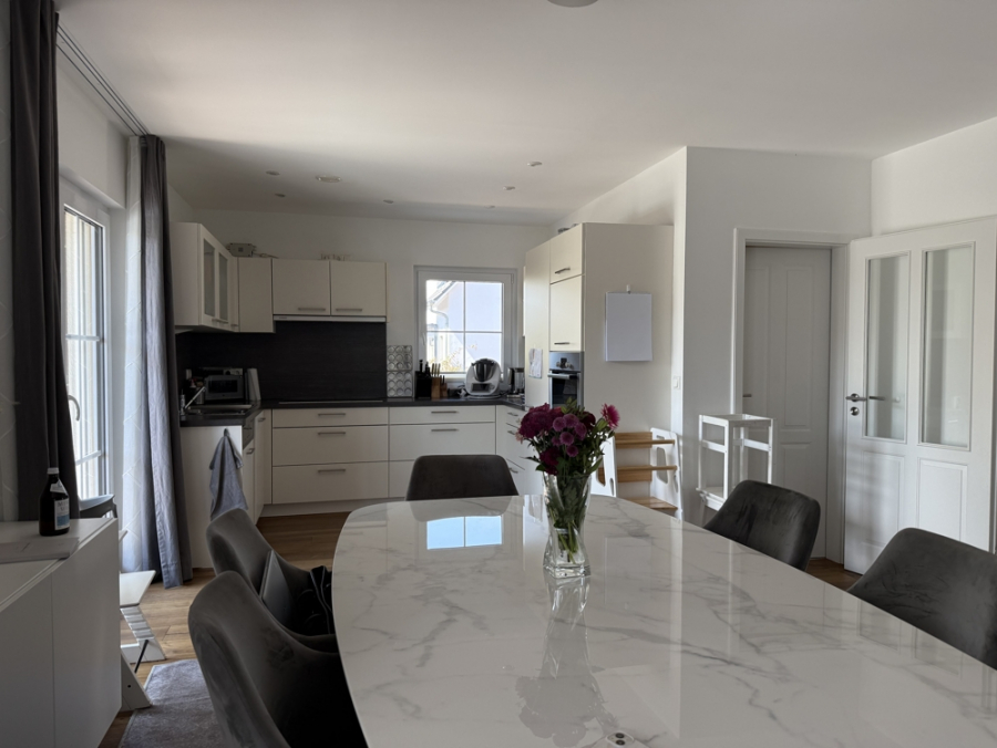 Bild - Luxus EFH mit Pool & XXL-Veranda in ruhiger Lage von Bonstetten