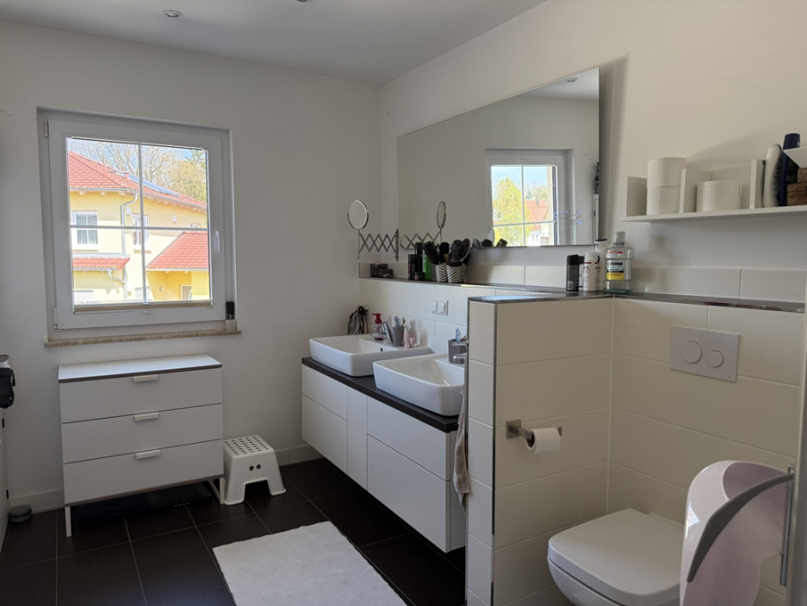 Bild - Luxus EFH mit Pool & XXL-Veranda in ruhiger Lage von Bonstetten