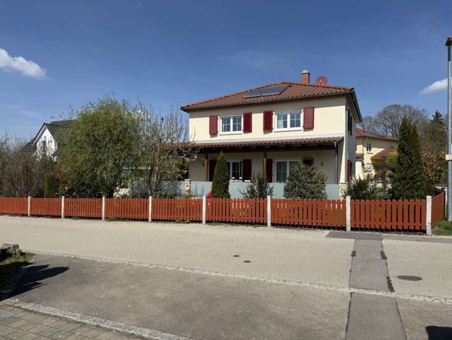 Bild - Luxus EFH mit Pool & XXL-Veranda in ruhiger Lage von Bonstetten