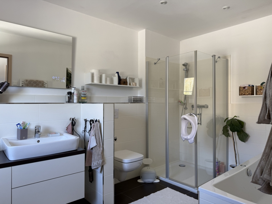 Bild - Luxus EFH mit Pool & XXL-Veranda in ruhiger Lage von Bonstetten