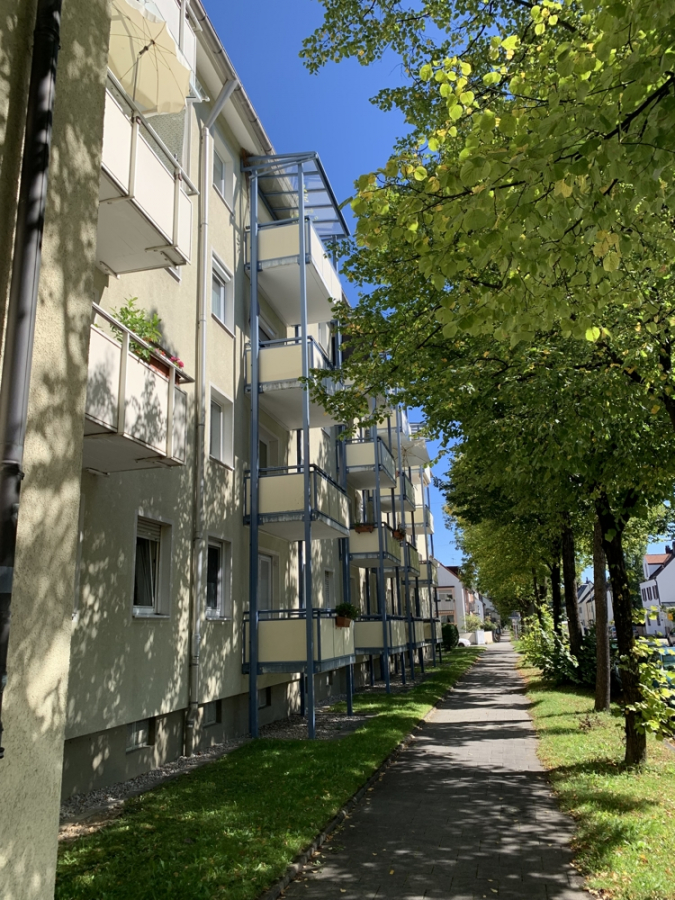 Bild - KNIPFER`S IMMOBILIENSCHÄTZE – Gepflegte 3 ZKB mit Südbalkon in Pasing zum Kauf