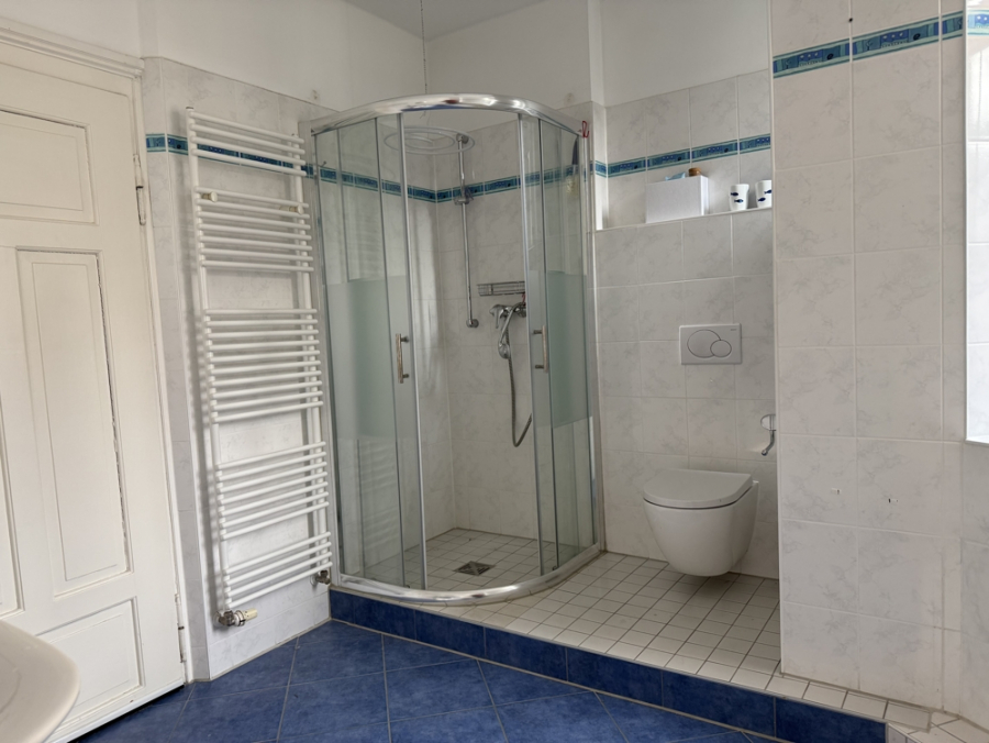 Bild - Altbau-Perle in Augsburg Innenstadt – Balkon, Aufzug & sofort bezugsfrei