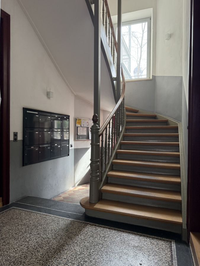 Bild - Altbau-Perle in Augsburg Innenstadt – Balkon, Aufzug & sofort bezugsfrei