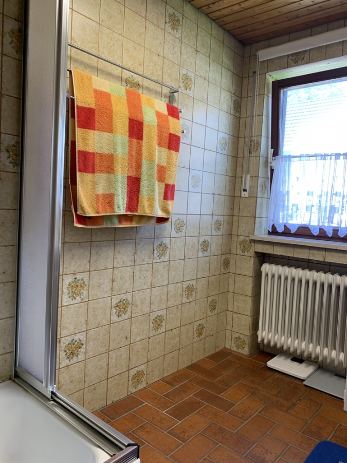 Bild - KNIPFER`S IMMOBILIENSCHÄTZE – TOP Lage – Einfamilienhaus mit Potenzial und tollem Garten in Diedorf