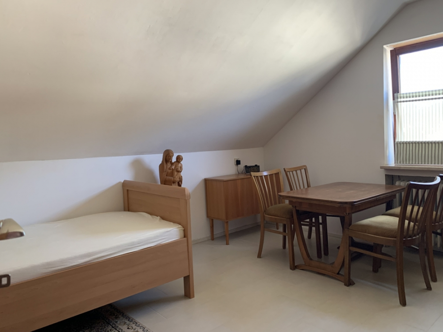 Bild - KNIPFER`S IMMOBILIENSCHÄTZE – TOP Lage – Einfamilienhaus mit Potenzial und tollem Garten in Diedorf