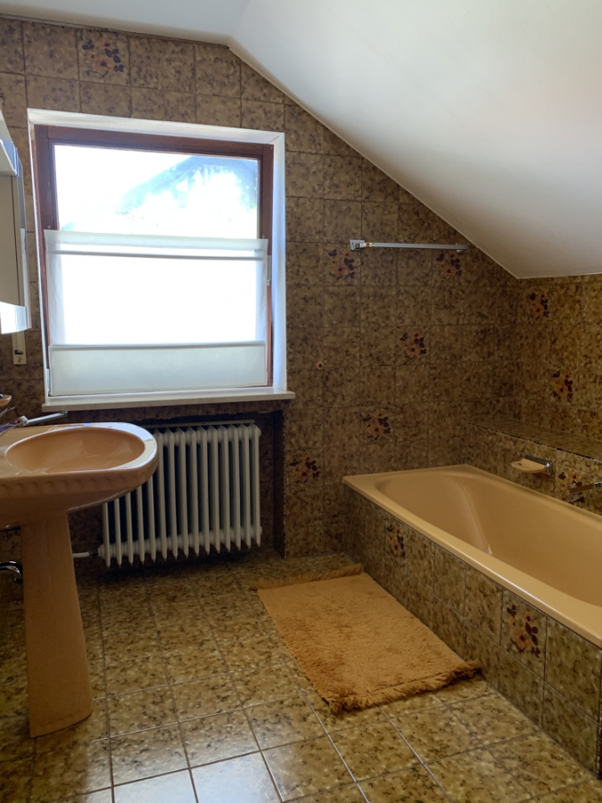 Bild - KNIPFER`S IMMOBILIENSCHÄTZE – TOP Lage – Einfamilienhaus mit Potenzial und tollem Garten in Diedorf