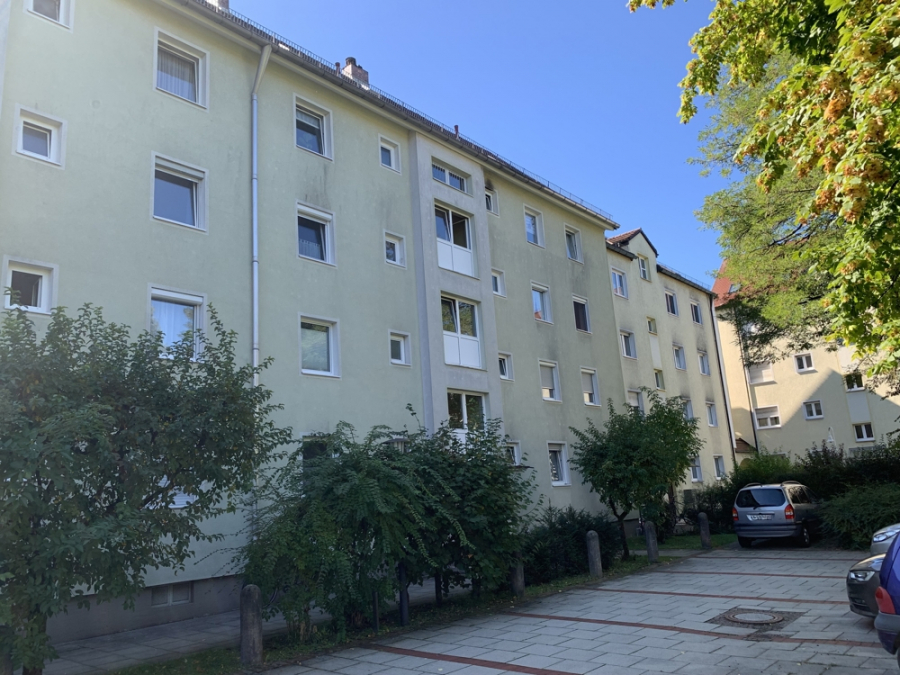 Bild - KNIPFER`S IMMOBILIENSCHÄTZE – Gepflegte 3 ZKB mit Südbalkon in Pasing zum Kauf