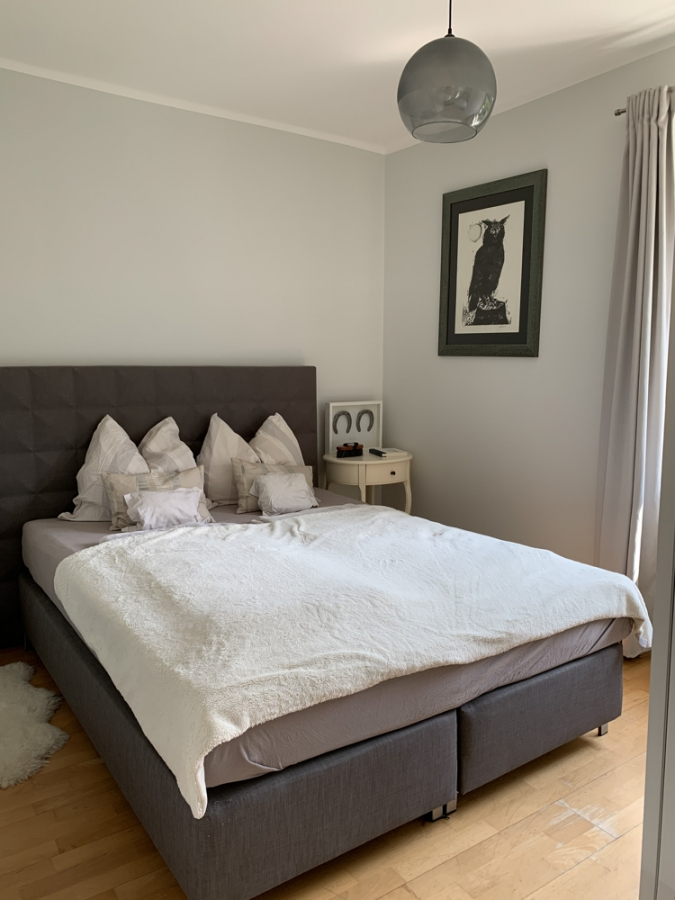 Bild - Charmant & zentral: Altbauwohnung mit kleinem Balkon, Stellplatz & Gartenidylle