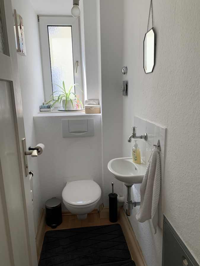 Bild - Charmant & zentral: Altbauwohnung mit kleinem Balkon, Stellplatz & Gartenidylle