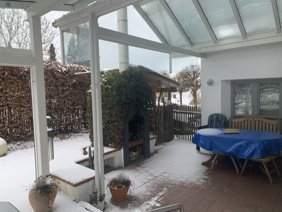 Freisitz mit Kamin - Wohnen & Arbeiten perfekt kombiniert – DHH mit Anbau, Büro & Einliegeroption