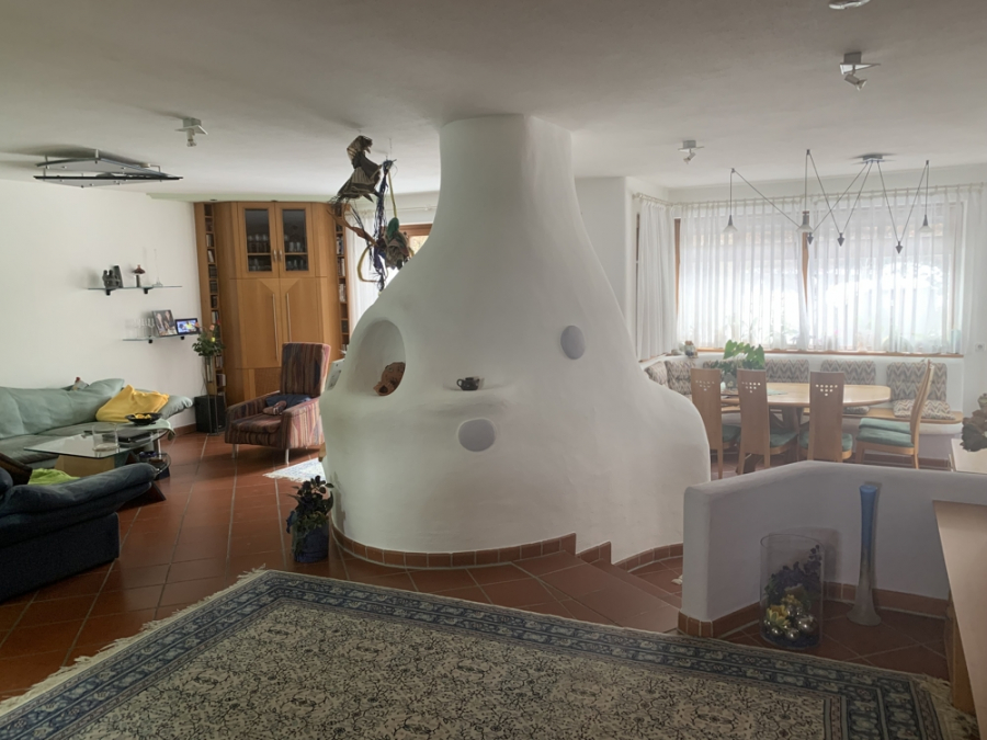 Wohnzimmer - KNIPFER`S IMMOBILIENSCHÄTZE – TOP- Lage – DHH mit Anbau für Büro/Einliegerwohnung u. Außen-Whirlpool