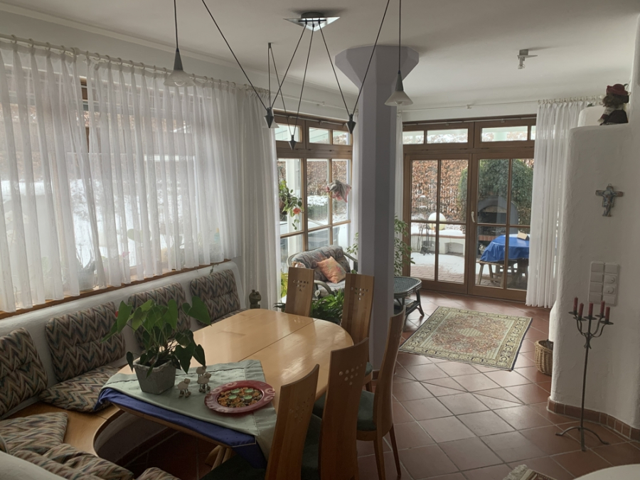 Essbereich Wintergarten - KNIPFER`S IMMOBILIENSCHÄTZE – TOP- Lage – DHH mit Anbau für Büro/Einliegerwohnung u. Außen-Whirlpool