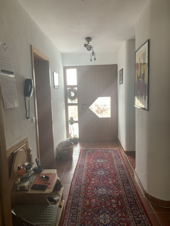 Eingang - KNIPFER`S IMMOBILIENSCHÄTZE – TOP- Lage – DHH mit Anbau für Büro/Einliegerwohnung u. Außen-Whirlpool